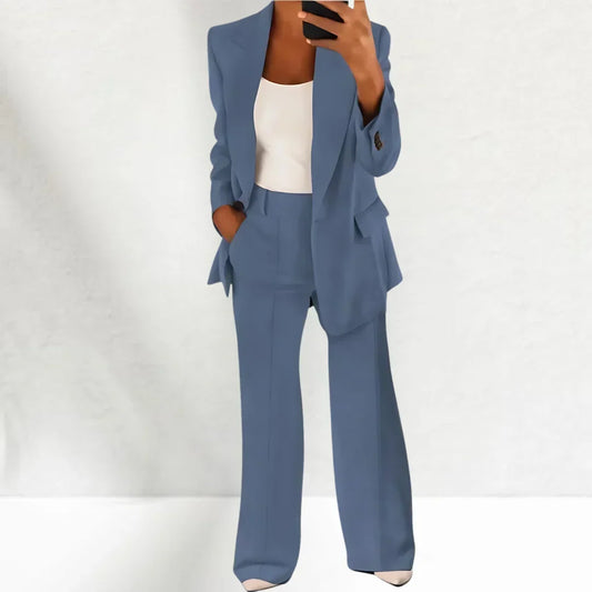 Conjunto de mujer con blazer y pantalón de pierna ancha elegante