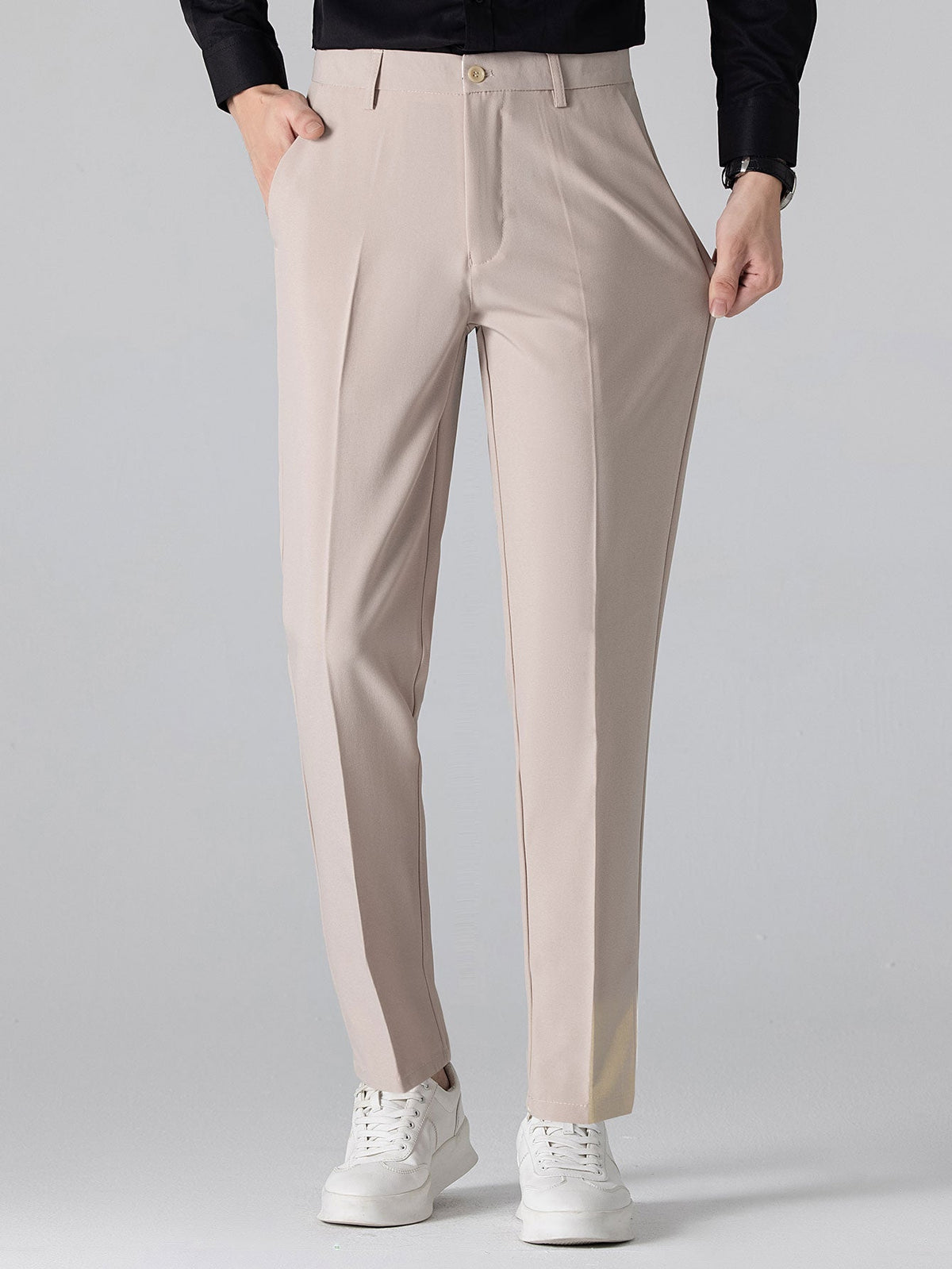 Conjunto polo con ribete y pantalón cónico