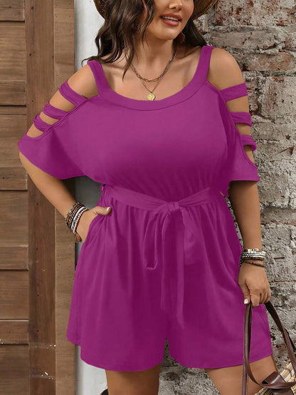 Mono corto para mujer con hombros descubiertos y cinturón ajustable