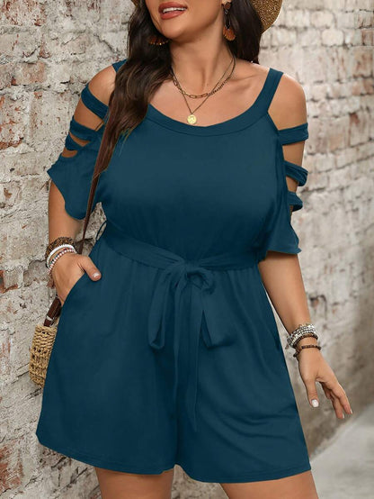 Mono corto para mujer con hombros descubiertos y cinturón ajustable