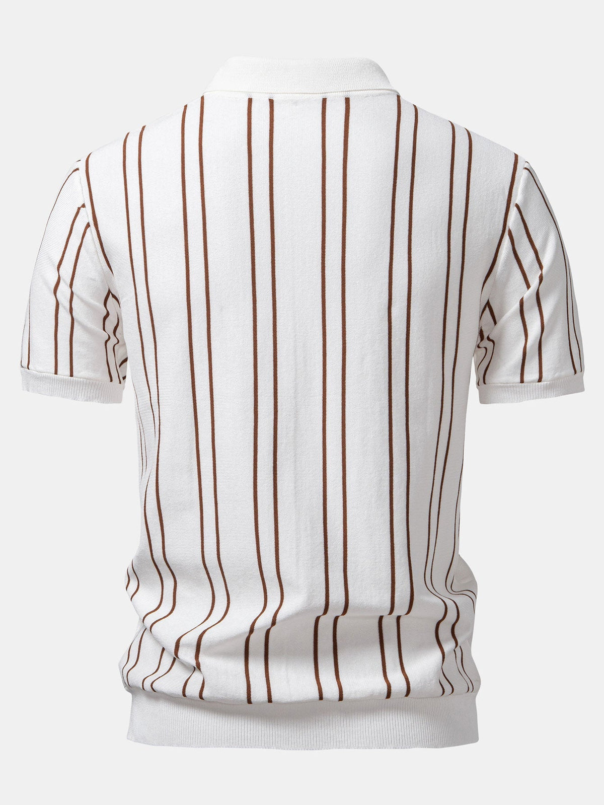 Polo de punto a rayas y pantalón cónico