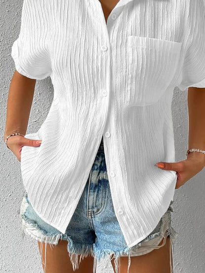 Novedad: 50 % DE DESCUENTO Camisa con cuello informal, abotonada y holgada