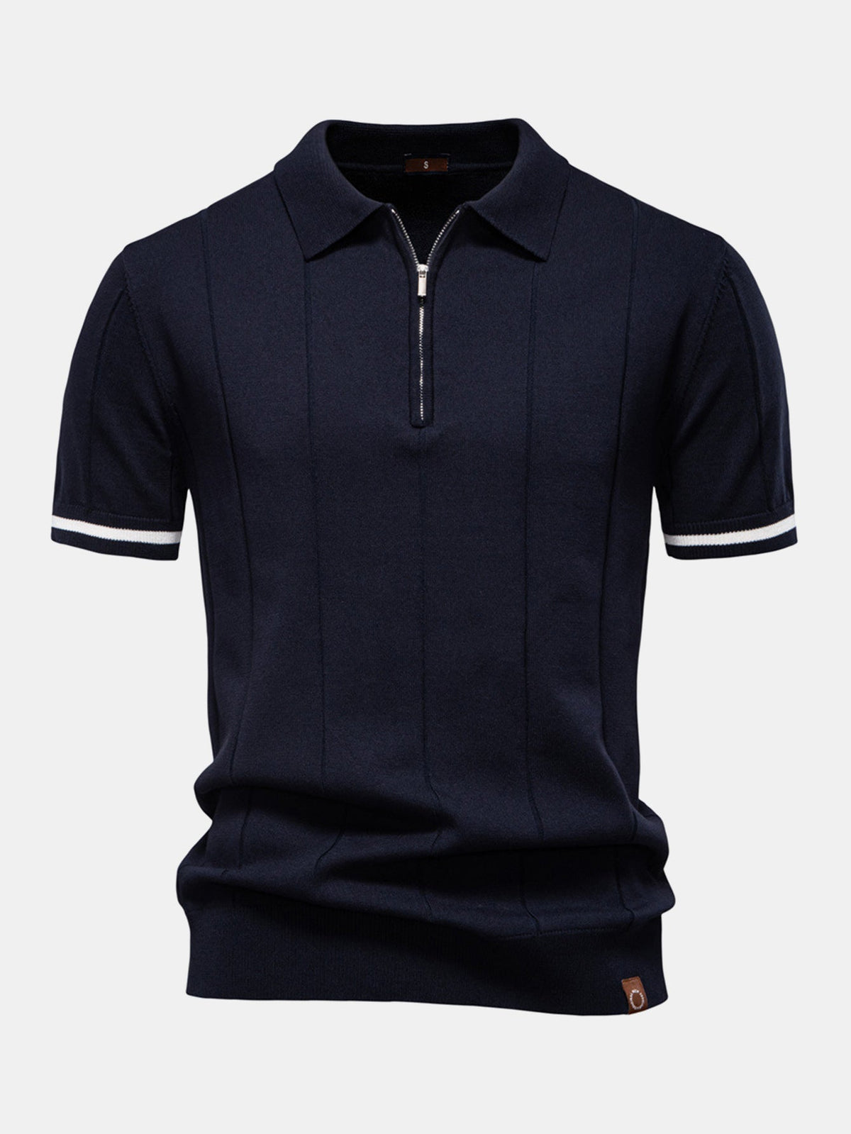 Conjunto polo con ribete y pantalón cónico