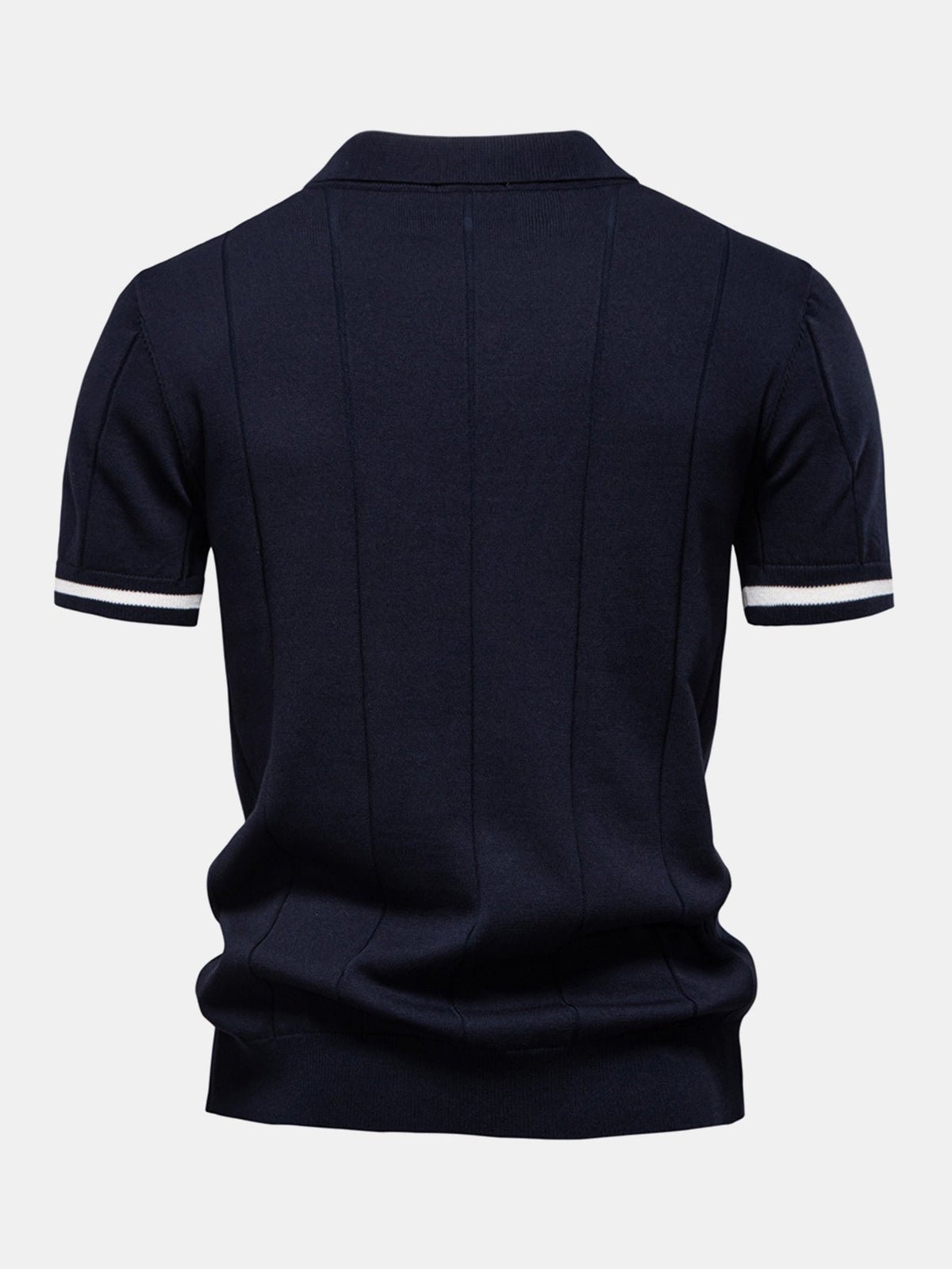 Conjunto polo con ribete y pantalón cónico