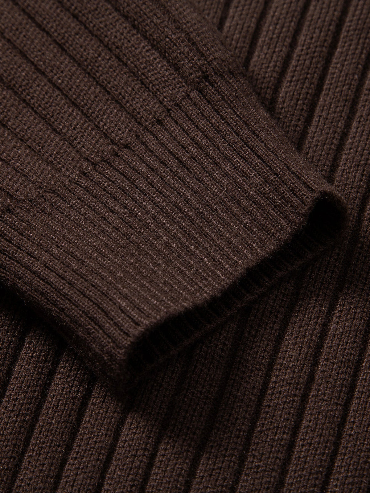 Polo de punto a rayas con cuello de canalé