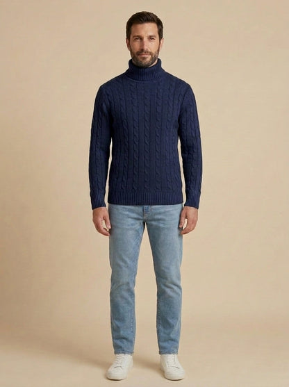 Adriano jersey de ochos grueso de cuello alto azul marino, de frente