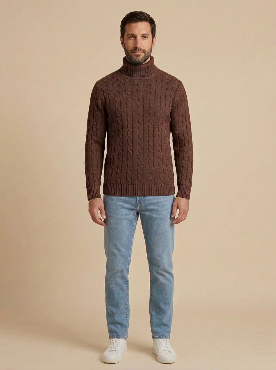 Adriano jersey de ochos grueso de cuello alto marrón, de frente