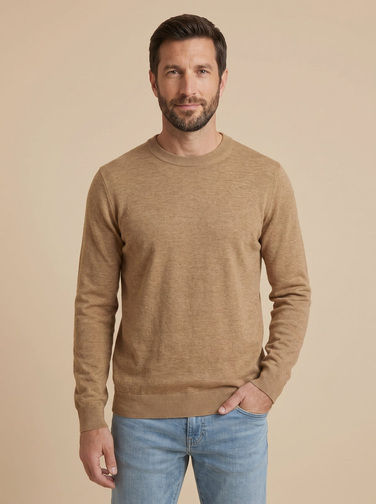 Alberto jersey básico de cuello redondo camel, de frente