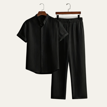 Conjunto camisa cuello alto y pantalón