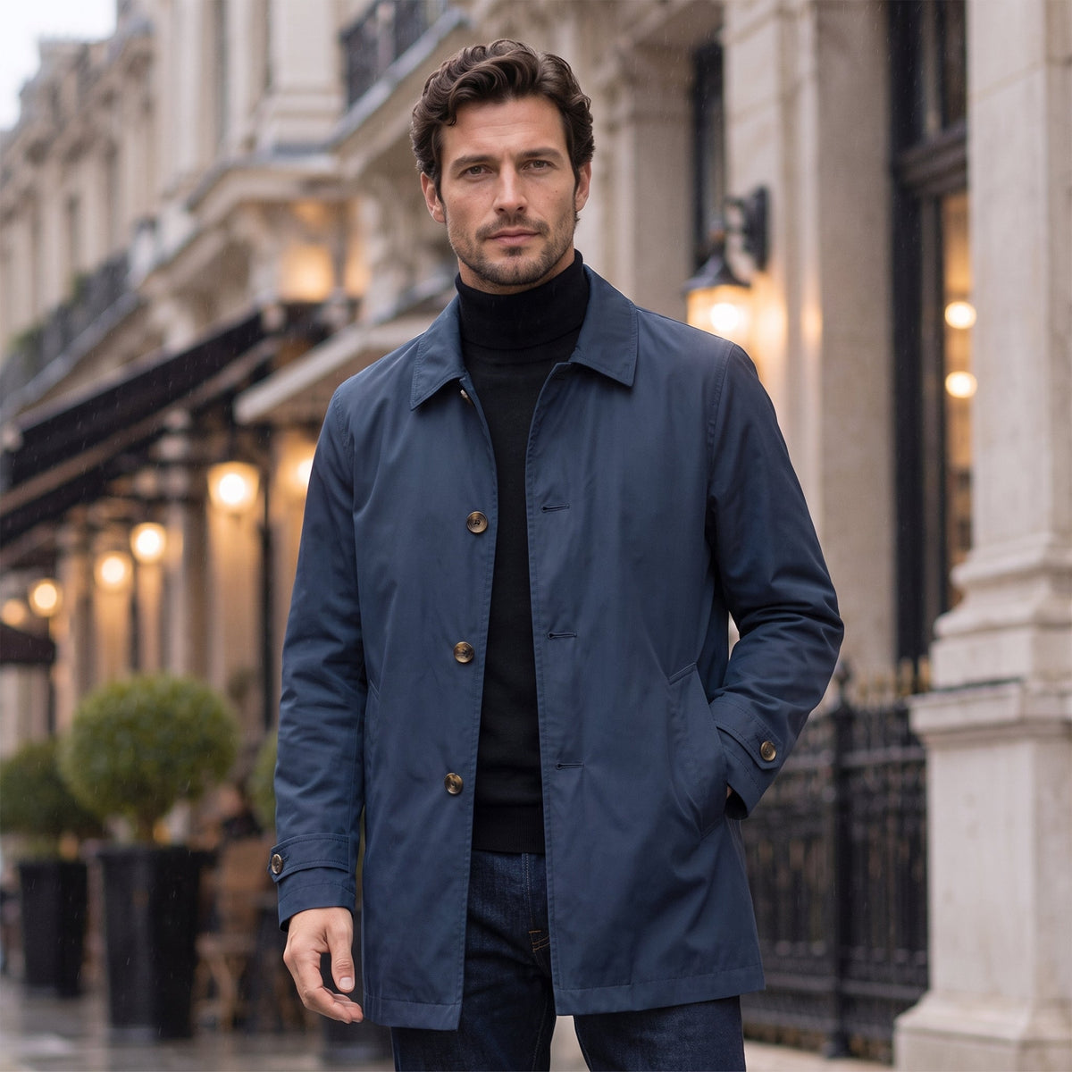 Enzo gabardina corta de hombre azul marino, de frente