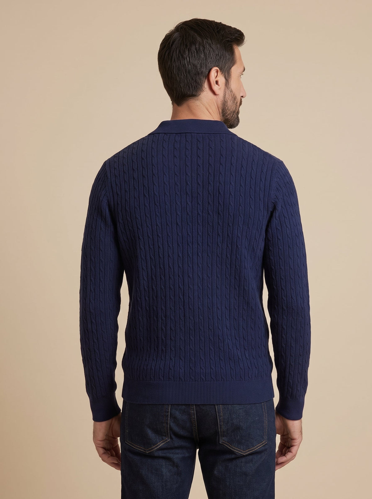 Tommaso polo de punto trenzado azul marino, de espaldas